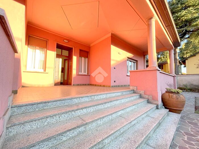 Appartamento quadrilocale in vendita in Via Filanda, Cornaredo