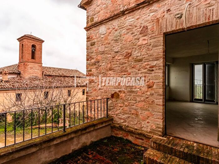 Appartamento trilocale in vendita in Località Corsciano Corsciano, San Severino Marche