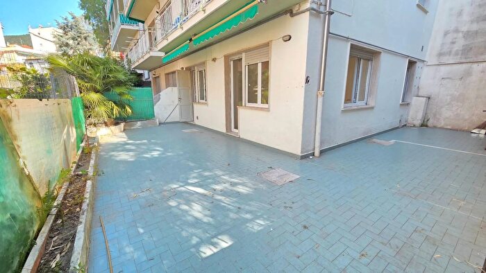 Appartamento trilocale in vendita in Corso Regina Margherita Ospedaletti, Ospedaletti