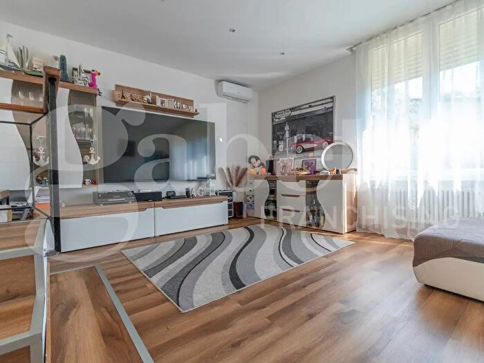 Casa con 6 locali in vendita in Via delle Rose Snc, Mogliano Veneto