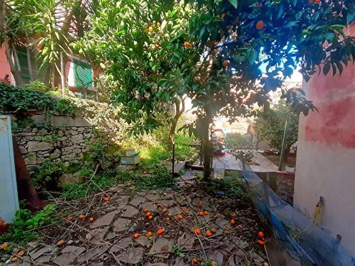 Appartamento trilocale in vendita in Via Reboa, Portovenere