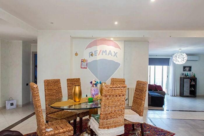 Appartamento con 6 locali in vendita in Contrada Valcorrente Snc, Belpasso