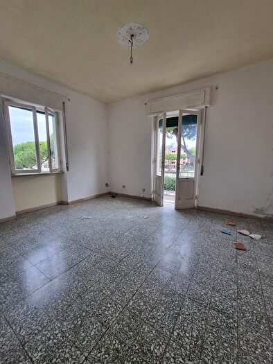 Appartamento con 5 locali in vendita in Viareggio