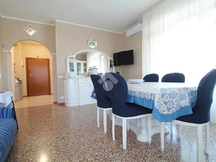 Appartamento quadrilocale in vendita in Via Galileo Galilei, Suzzara