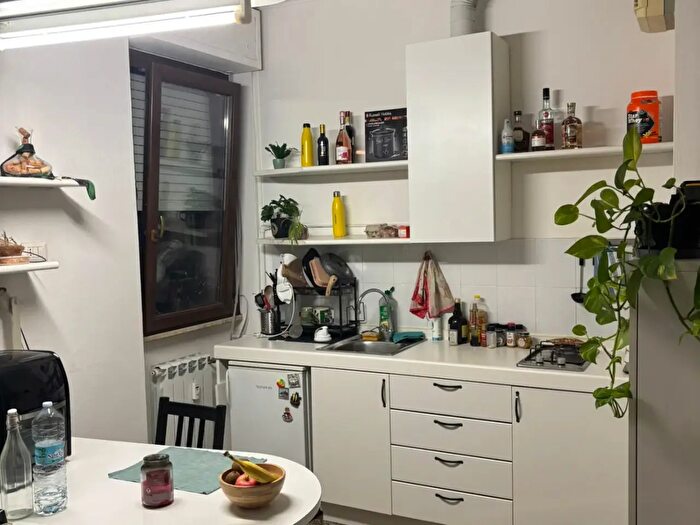 Appartamento monolocale in affitto in Via Giovanni Pascoli, Milano