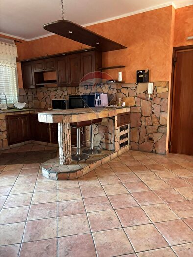 Appartamento con 5 locali in vendita in Via Caltagirone, Siracusa