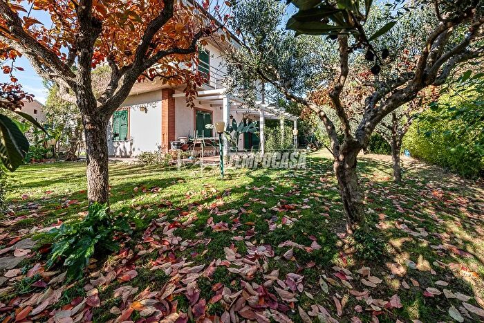 Casa con 5 locali in vendita in Via del Lavoro, Sirolo