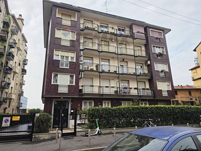 Appartamento trilocale in affitto in Via Giovan Battista Varè, Bovisa, Milano