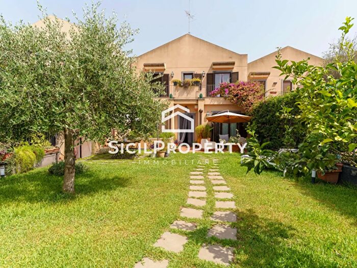 Casa con 6 locali in vendita in Via Alexander Fleming, Sant'Agata Li Battiati