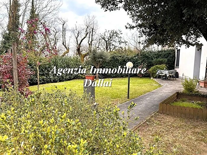 Casa quadrilocale in vendita in Via del Lago, Barberino Di Mugello