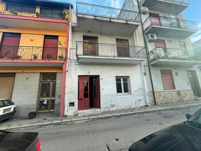 Casa con 6 locali in vendita in Via Giacomo Medici, Barcellona Pozzo Di Gotto