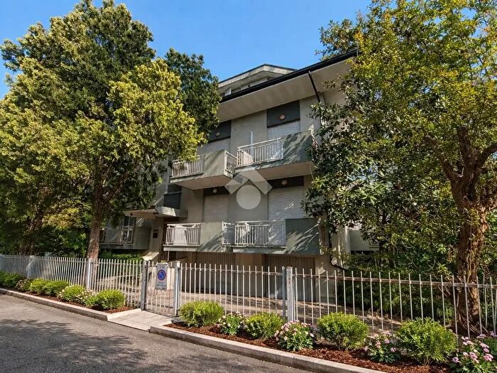 Appartamento trilocale in vendita in Viale Ortles, Riccione