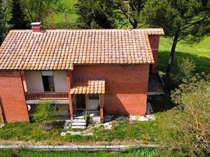 Casa con 8 locali in vendita in Casole dElsa Si, Casole DElsa