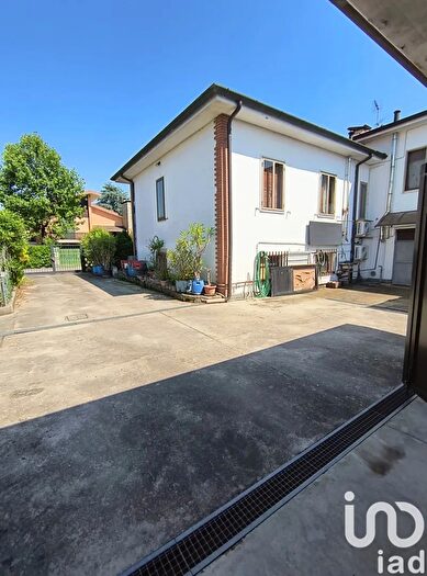 Casa con 10 locali in vendita in Via Paolo Uccello, Spino DAdda