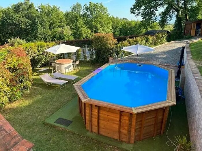 Casa con 12 locali in vendita in Capannori