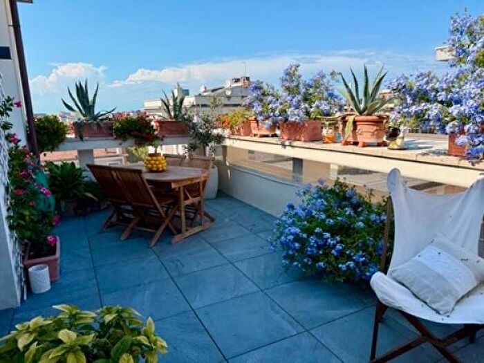 Appartamento quadrilocale in vendita in Via Giosuè Borsi, Rimini