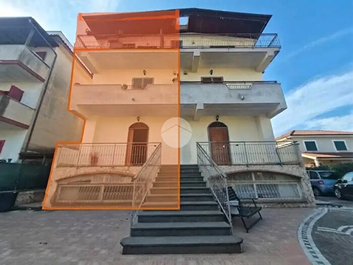 Casa quadrilocale in vendita in Via Masseria Vecchia, Giugliano In Campania