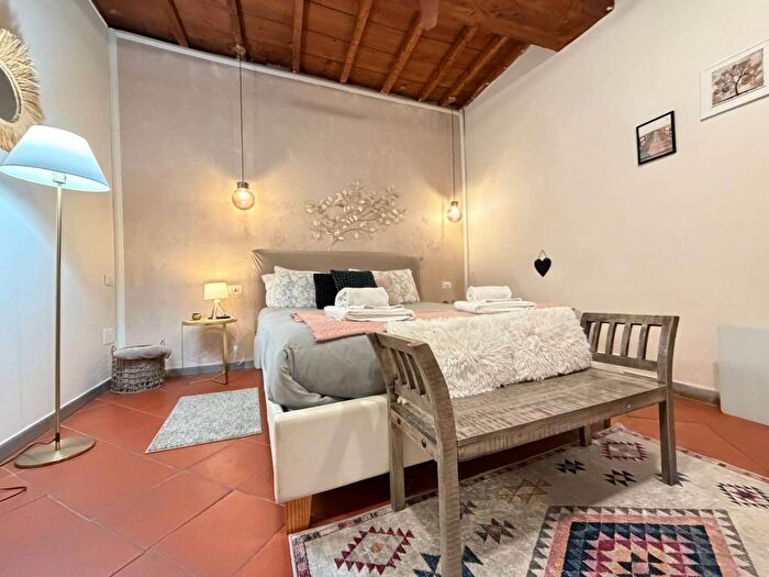 Appartamento bilocale in vendita in Via Solferino, Borgo Ognissanti Il Prato, Firenze