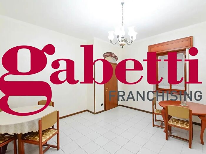 Appartamento trilocale in vendita in Via Francesco Baracca, Carugo