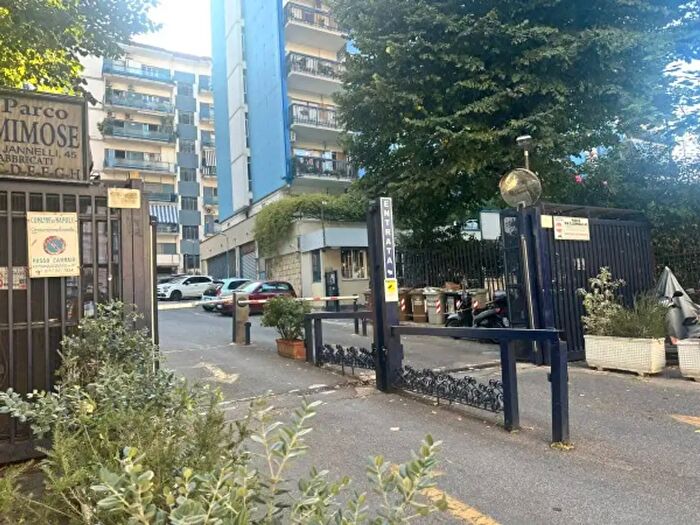 Appartamento quadrilocale in vendita in Via Gabriele Jannelli, Napoli
