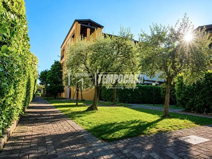 Appartamento trilocale in vendita in Via Tintoretto a, Sirmione
