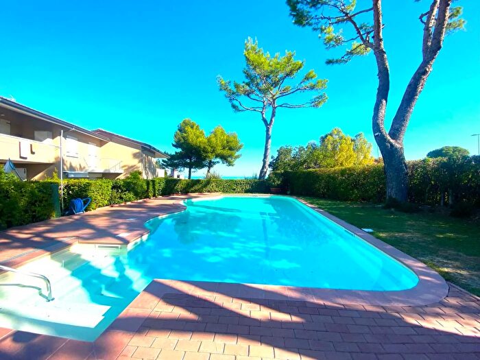 Casa trilocale in vendita in Viale dei Pini Riccione, Riccione