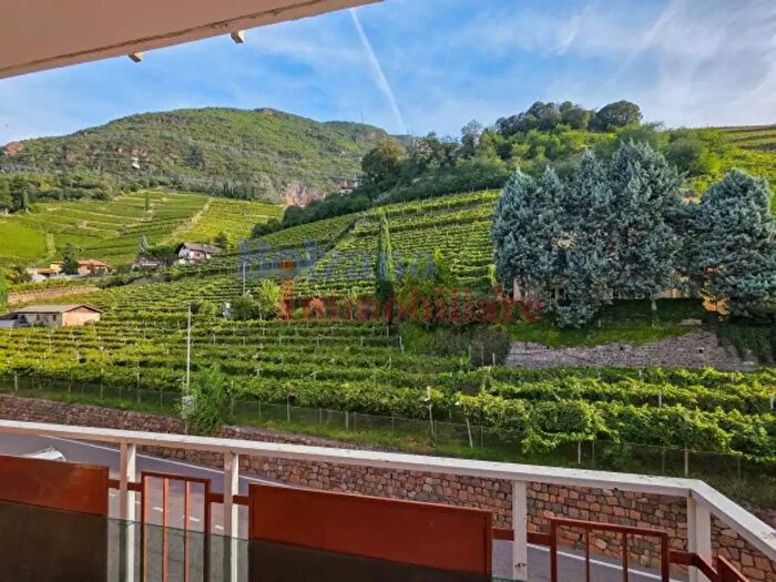 Appartamento trilocale in vendita in Via Rencio, Bolzano