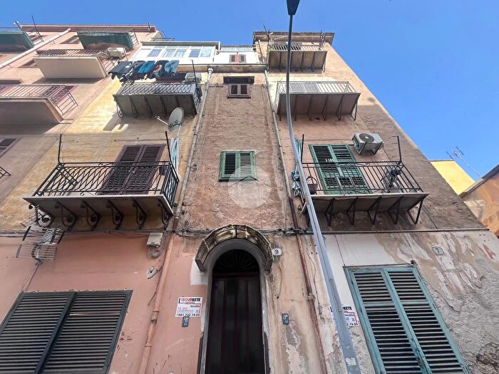 Appartamento bilocale in vendita in Via Re Tancredi, Palermo