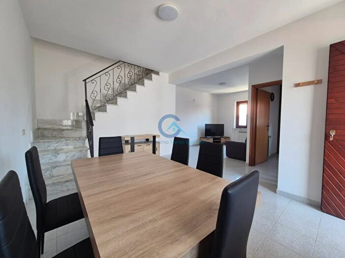 Casa trilocale in affitto in Squillace