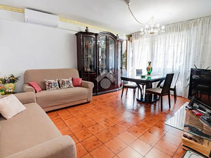 Appartamento con 5 locali in vendita in Via Isarco, Trento