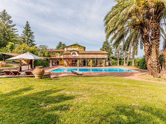 Casa con 6 locali in affitto in Via Cassia, Nepi