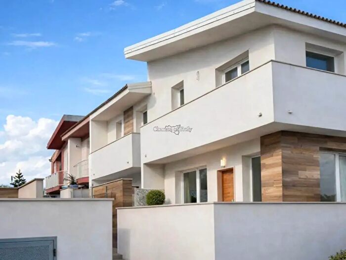 Casa trilocale in vendita in Via dei Fiordalisi, Ispica