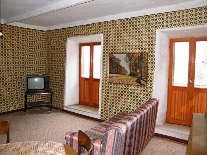 Casa quadrilocale in vendita in Via dello Spirito Santo, Guarcino