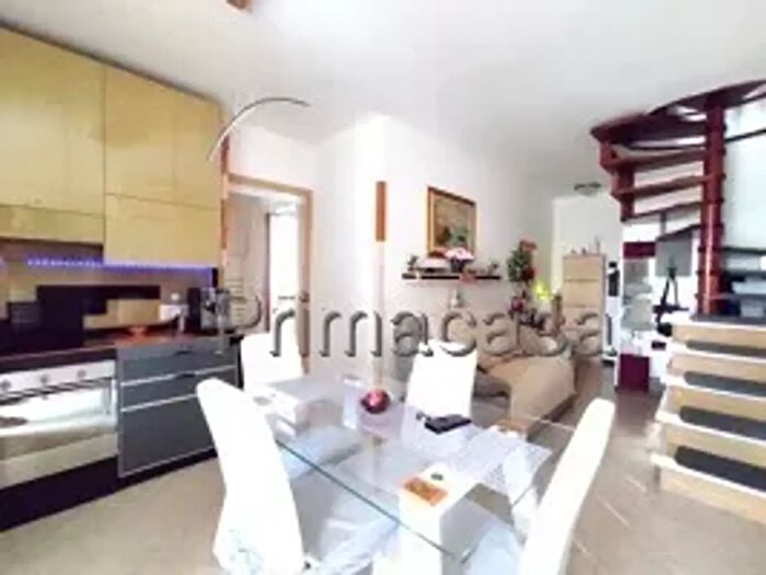 Appartamento trilocale in vendita in Via Custoza, Vigasio