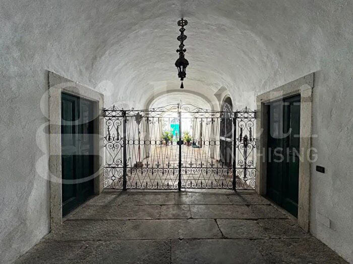 Casa con 10 locali in vendita in Contrada delle Bassiche, Brescia