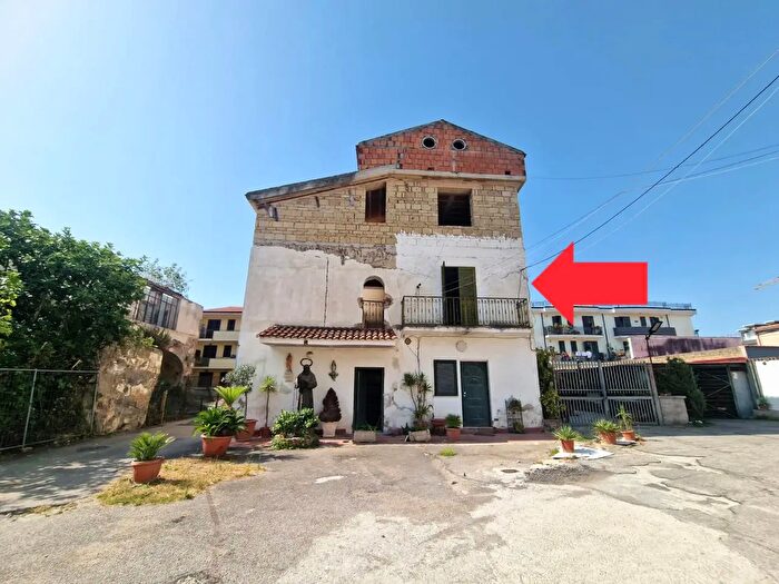 Appartamento trilocale in vendita in Strada Statale, Casapulla