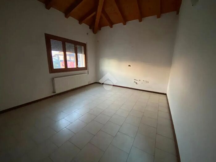 Casa quadrilocale in affitto in Vedelago