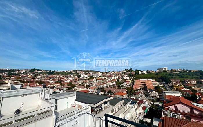 Appartamento con 6 locali in vendita in Pescara