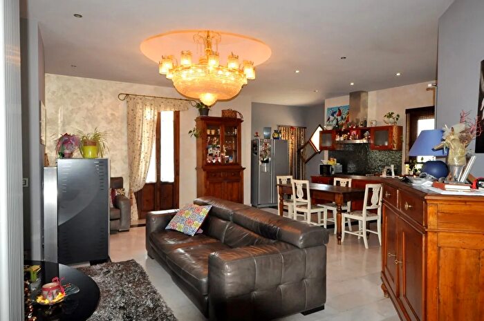 Appartamento con 6 locali in vendita in Viale Matteotti, Montevarchi