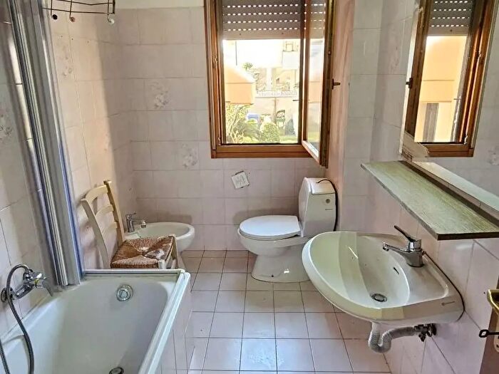 Appartamento trilocale in vendita in Massa