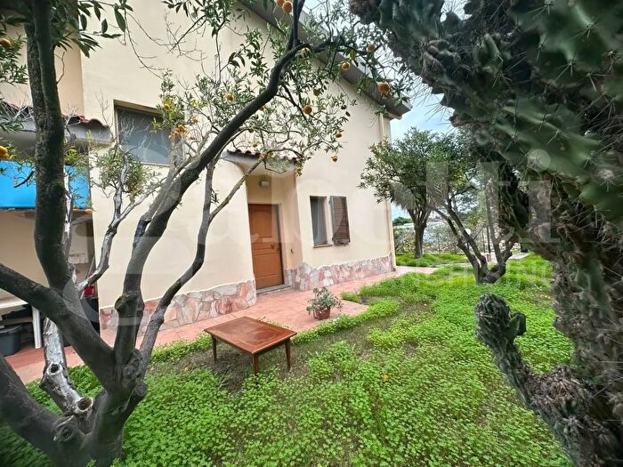 Casa con 5 locali in vendita in Via Lisbona, Capoterra