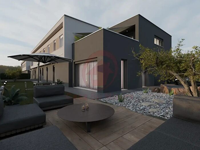 Appartamento quadrilocale in vendita in Via Capeleo, Stra