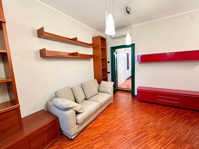 Appartamento bilocale in affitto in Amendola Buonarroti, Milano