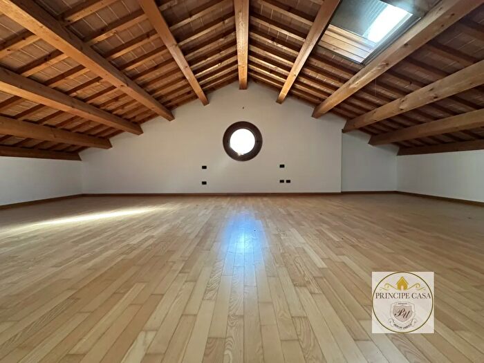 Appartamento con 5 locali in vendita in Via Sabina, Este