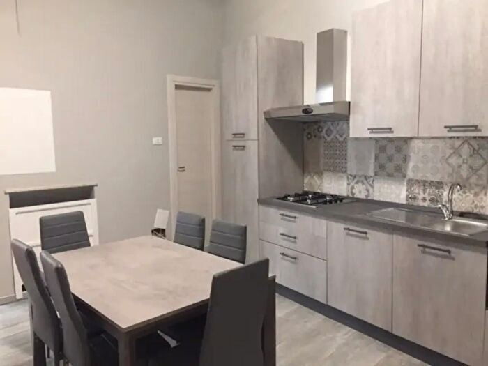 Appartamento con 8 locali in affitto in Strada G Garibaldi, Parma