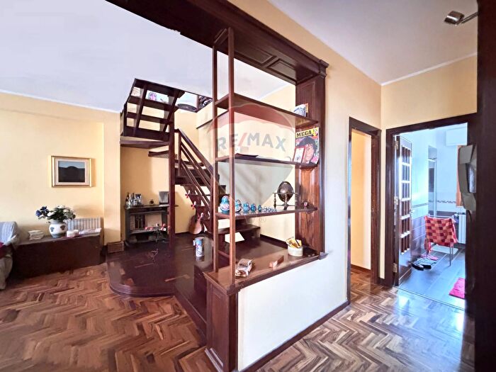 Appartamento con 5 locali in vendita in Palermo