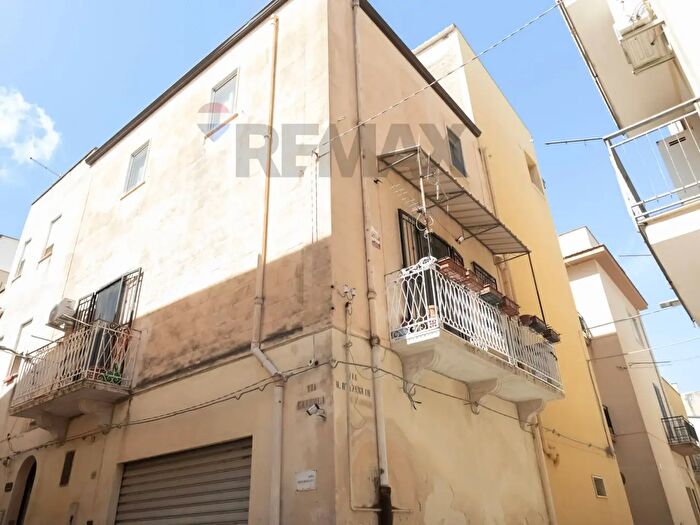 Casa quadrilocale in vendita in Via Fratelli Cairoli, Alcamo