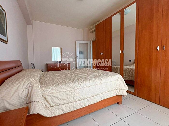 Appartamento bilocale in affitto in Viale Carlo Troya, Piazza Napoli, Milano