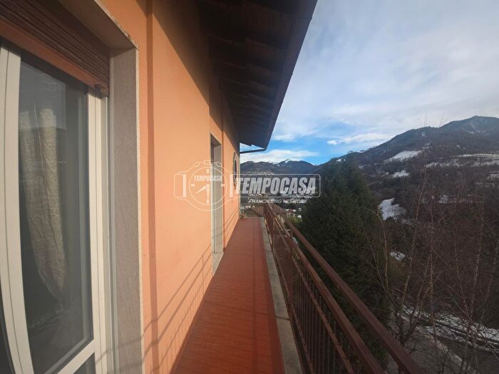 Appartamento quadrilocale in vendita in Via Lanfranconi, Alta Valle Intelvi