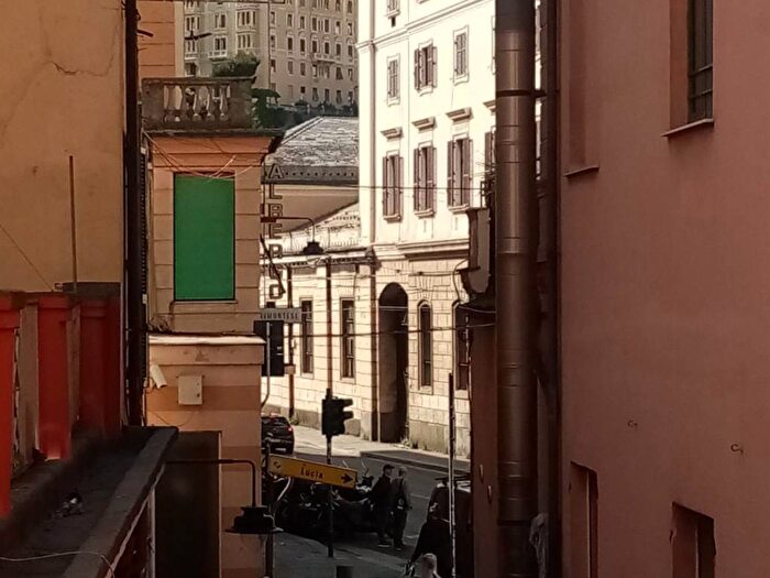 Appartamento trilocale in affitto in Via Antonio Gramsci, Prè, Genova